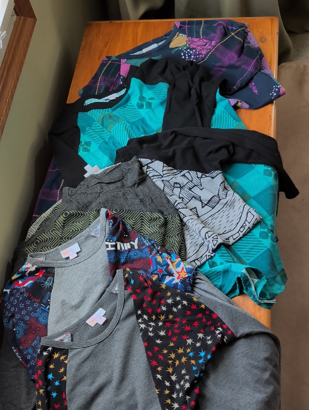 Lularoe Lot Of 6 Randy Tees- All Small